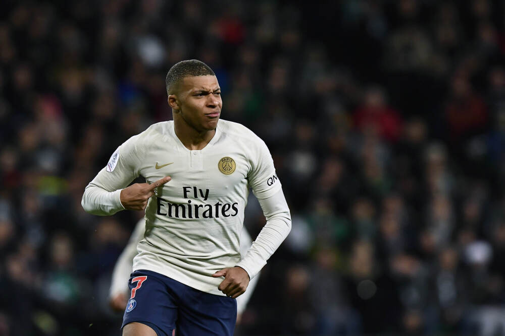 何小冰：金价上涨总是在不经意间，仍不忘区间扫荡